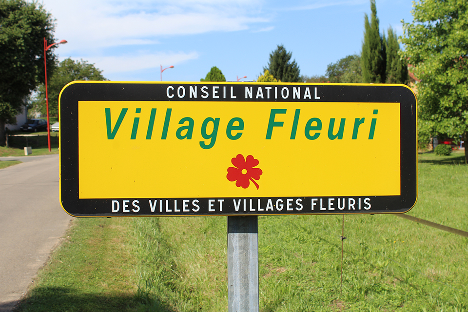 Panneau_village_fleuri_St_Julien_Veyle_2